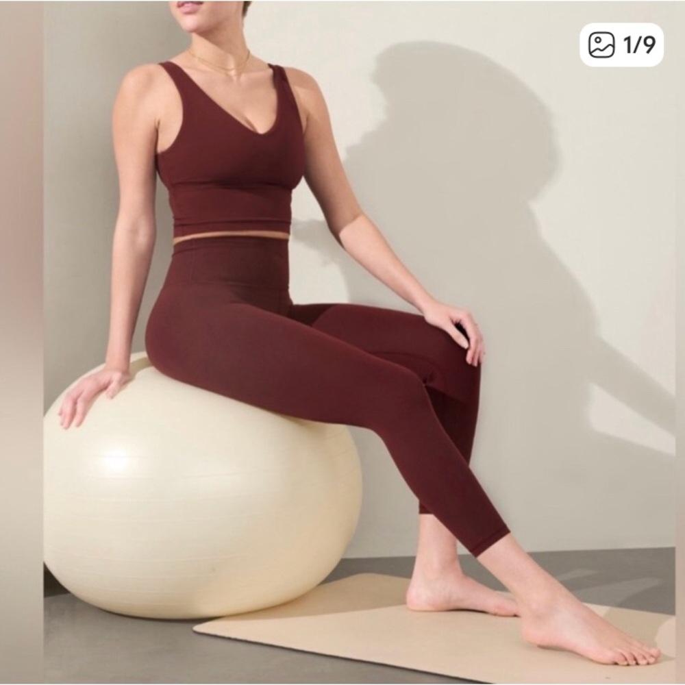 Athleta | Transcend Tipped V-Neck Crop Bra Redwood/Punch Size Small